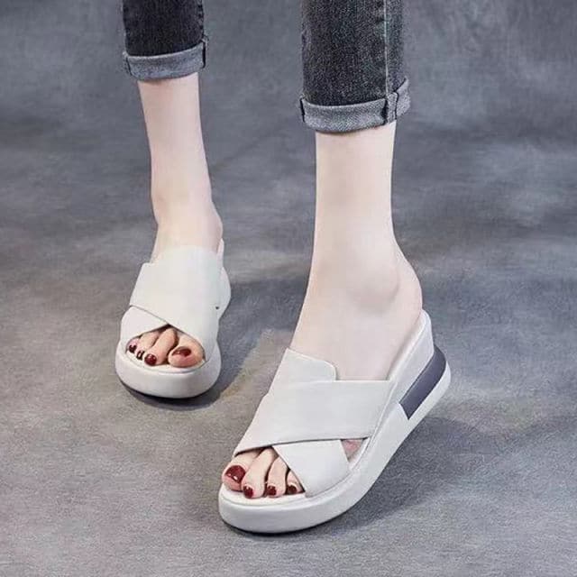 New Fashion Women Sandals Ladies Round Toe Wedge Soft Stitching Beach Slippers