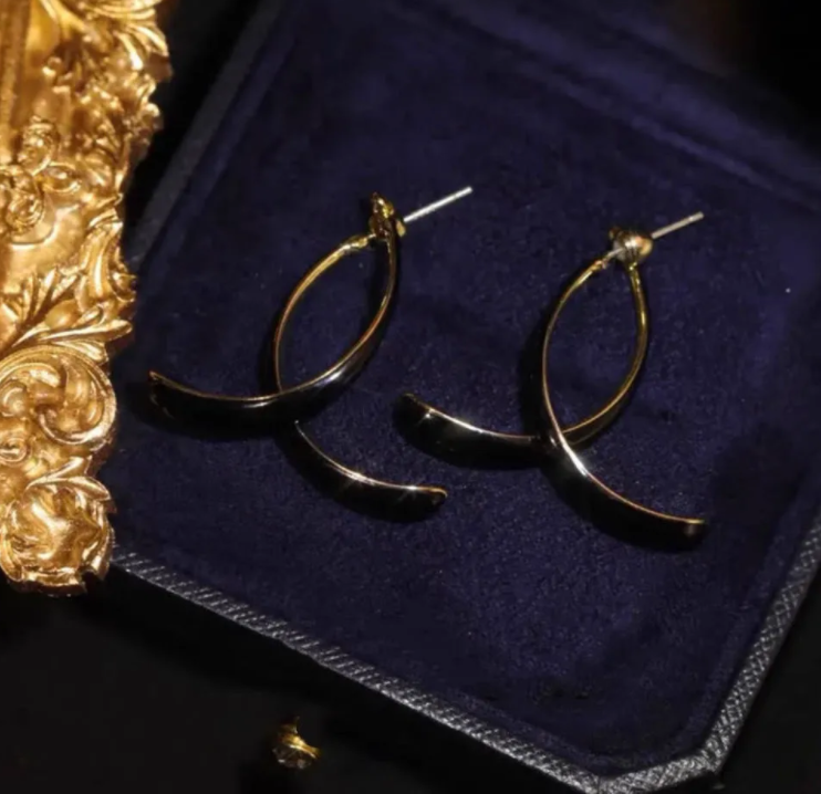 2022 New Fashion Light Luxury Cross Earrings
