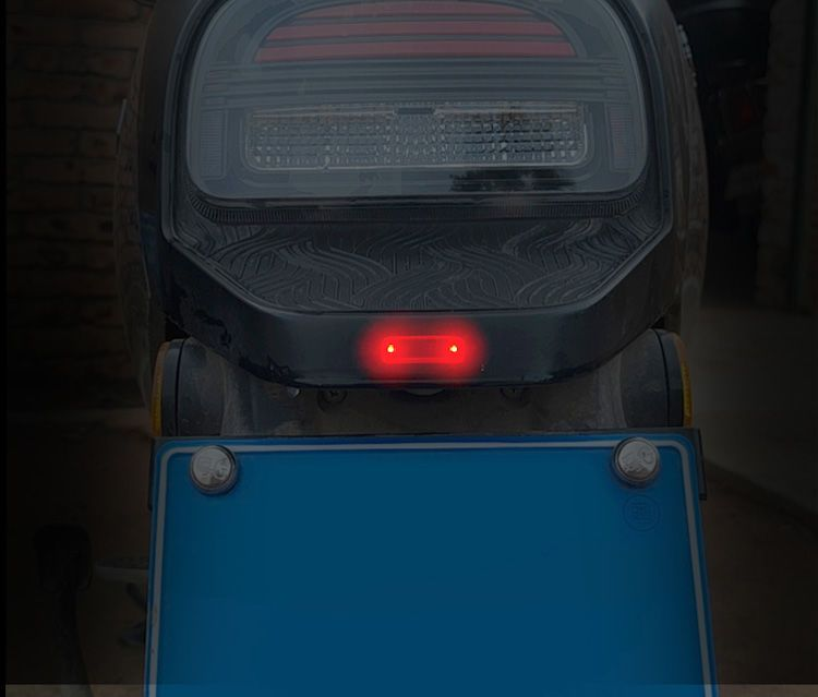 TikTok Car Solar Flashing LED Strobe Light Mini Anti-collision Warning Light Turn Signal Indicator Fit for Motorcycle