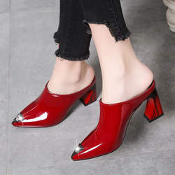 2022 Summer Slippers Chunky Heels Fashionable Pointy Heels Patent Leather Sandals for Women