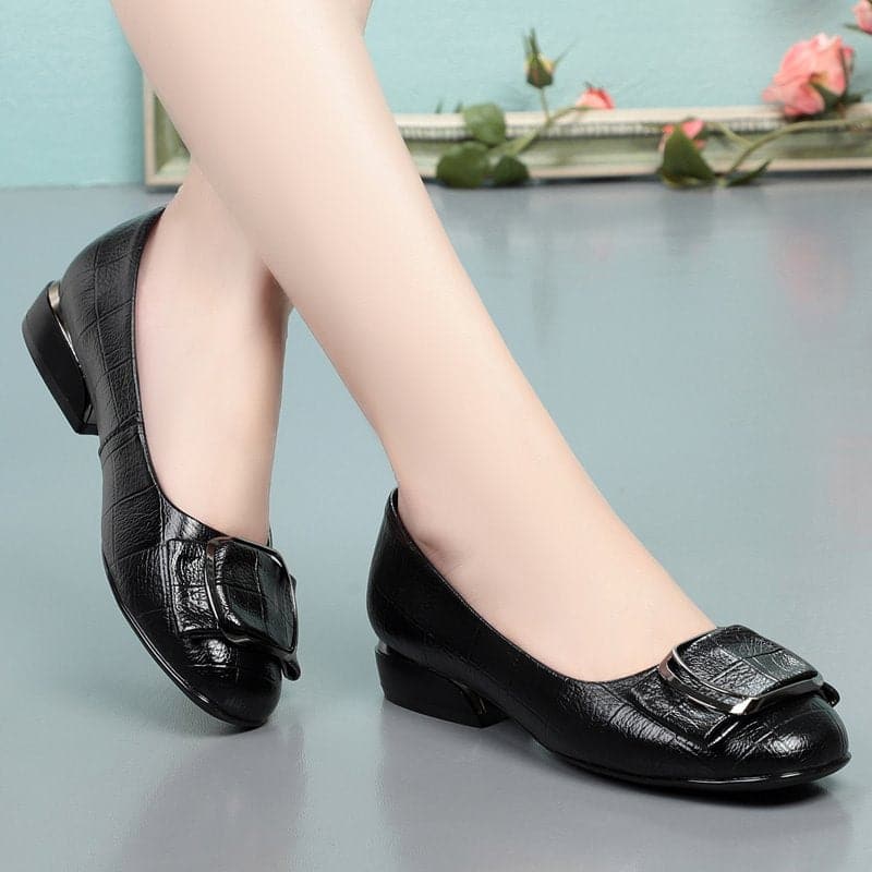 2022 New Leather Shoes Woman Low Heels Office Dress Shoes High Quality Comfortable Ladies Shoes