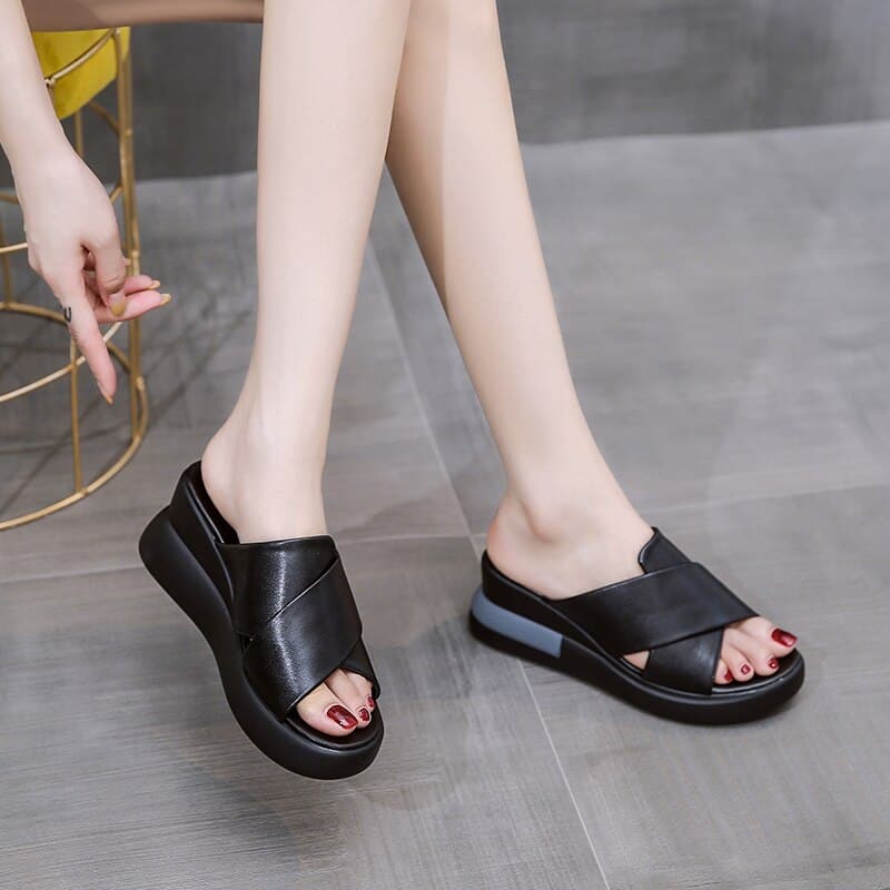 New Fashion Women Sandals Ladies Round Toe Wedge Soft Stitching Beach Slippers