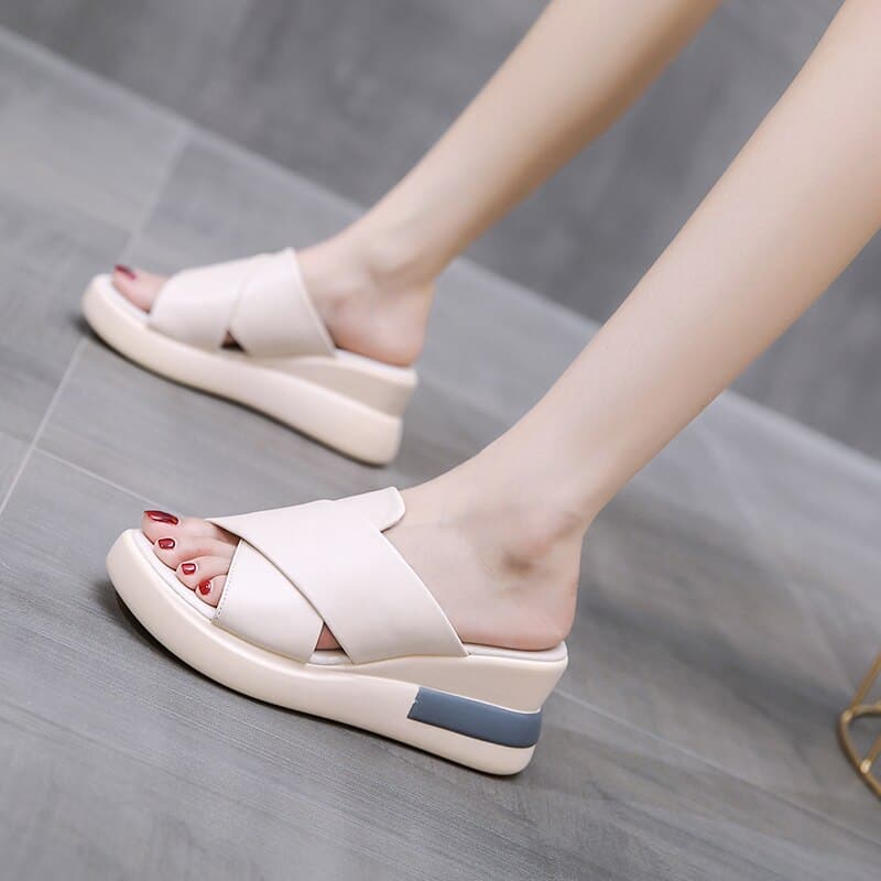 New Fashion Women Sandals Ladies Round Toe Wedge Soft Stitching Beach Slippers