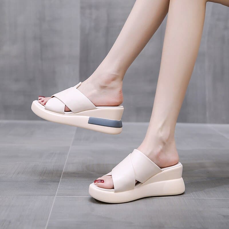 New Fashion Women Sandals Ladies Round Toe Wedge Soft Stitching Beach Slippers