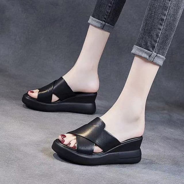 New Fashion Women Sandals Ladies Round Toe Wedge Soft Stitching Beach Slippers