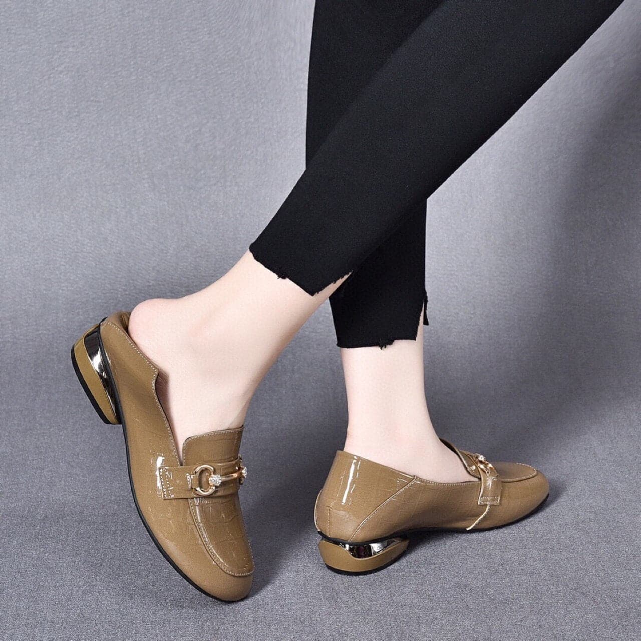 Round Toe Metal Decorative Thick Heel Women Shoes Patent Leather Soft High  Heels